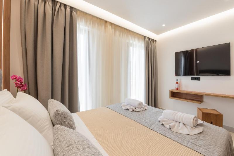 The Wine Hotel - image 15
