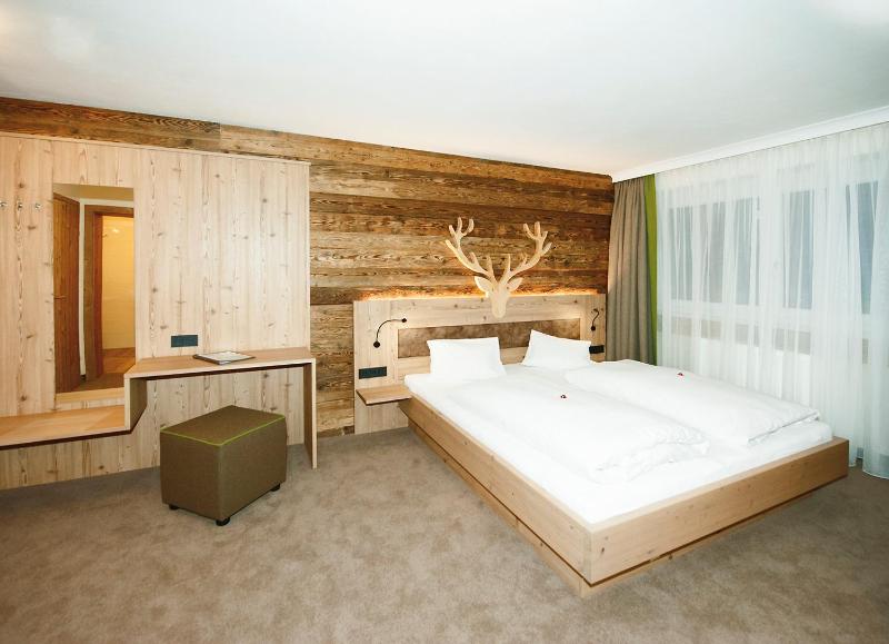 Superior Triple Room image 1
