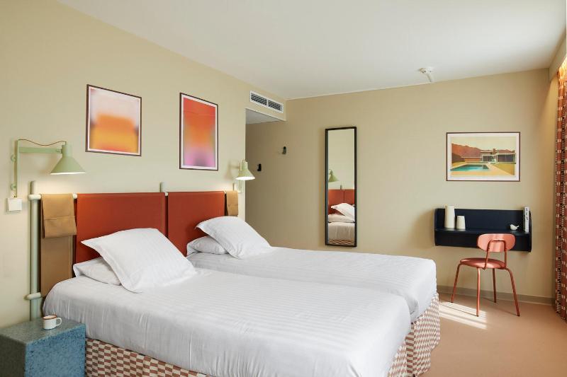 Prestige Twin Room image 1