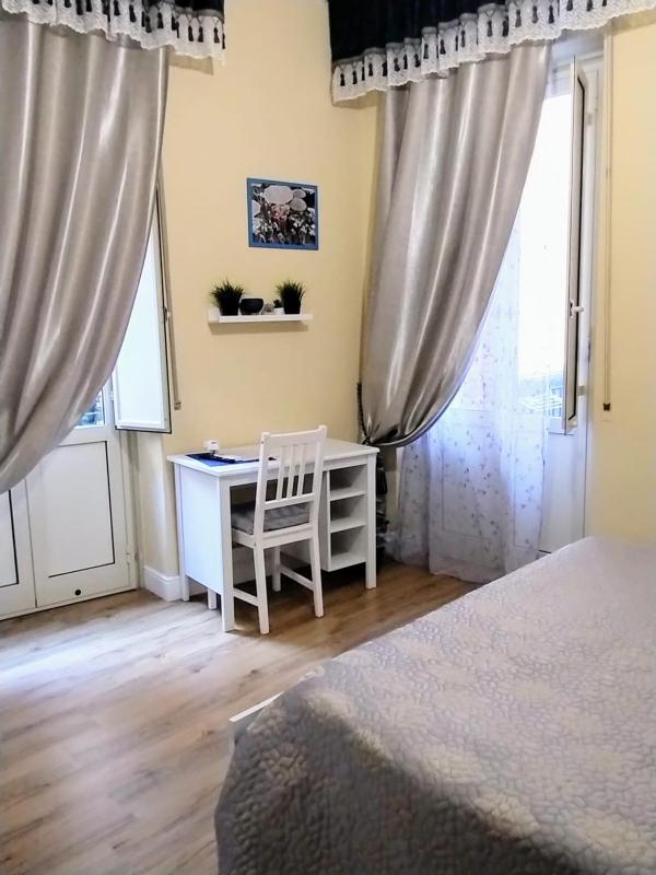 Double Room with Balcony image 4