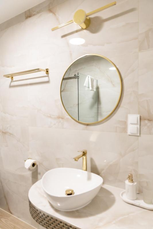 Deluxe Double or Twin Room image 3