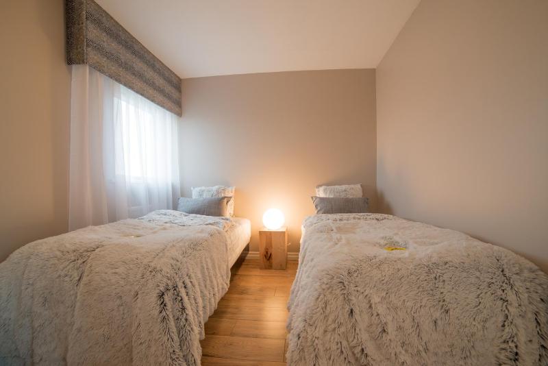Three-Bedroom House 3 image 2