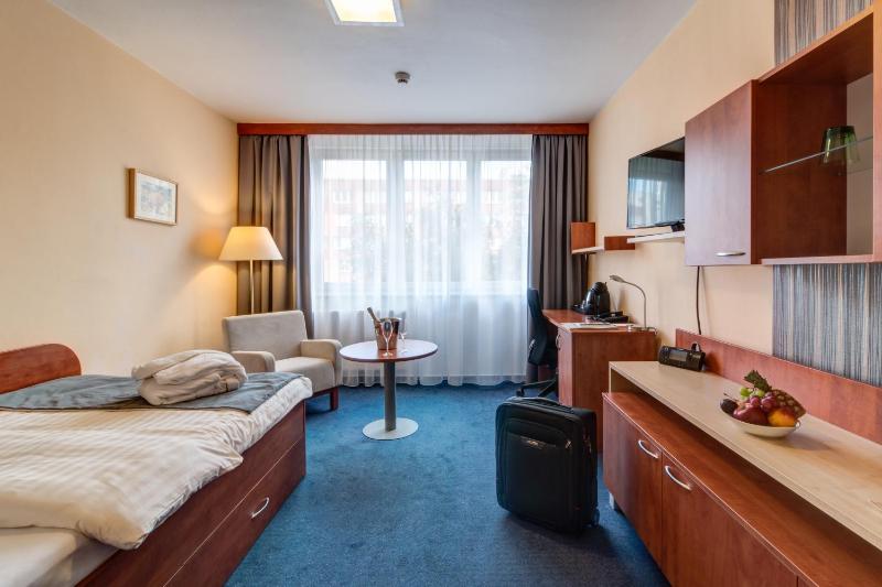 Deluxe Single Room image 3