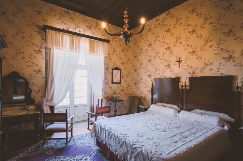 Superior Queen Room with River View image 1