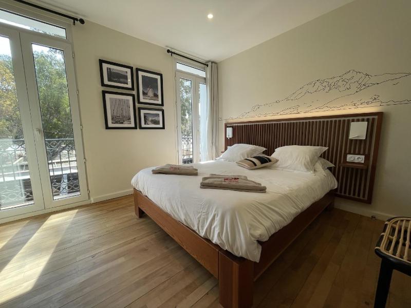 Standard Double Room image 3