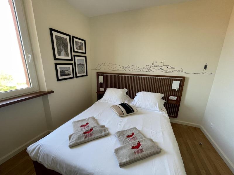 Standard Double Room image 3