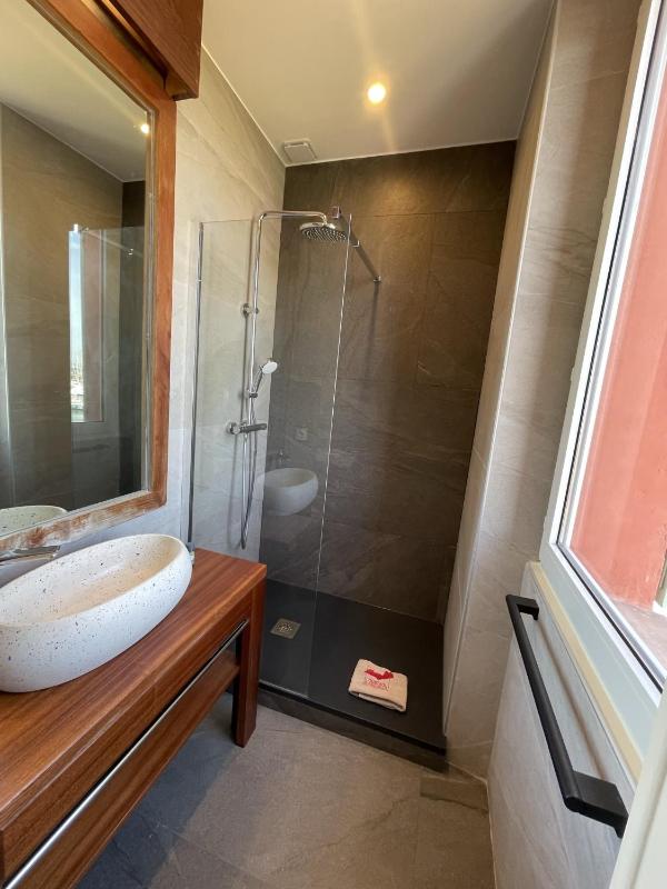 Standard Double Room image 2