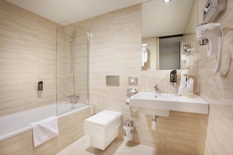 Classic Double or Twin Room image 2