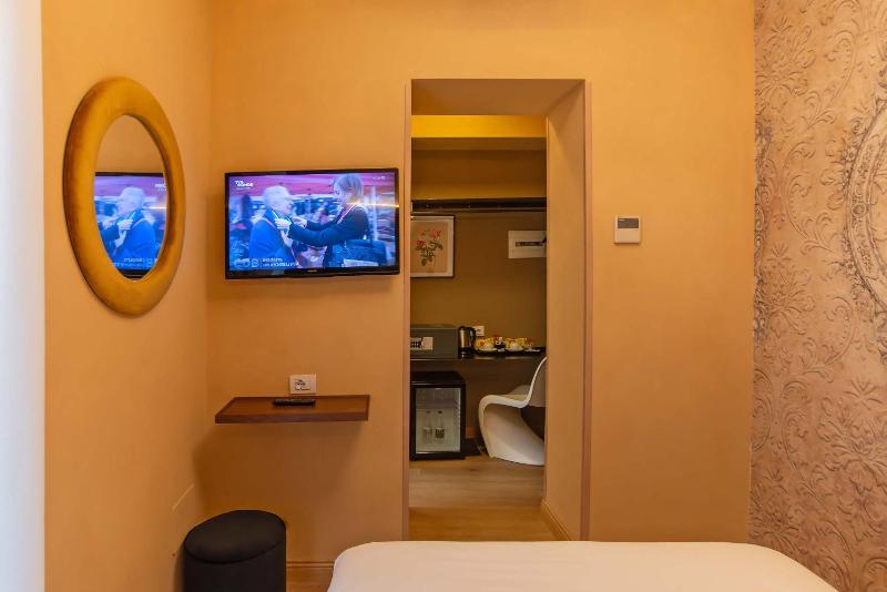 Standard Single Room image 2