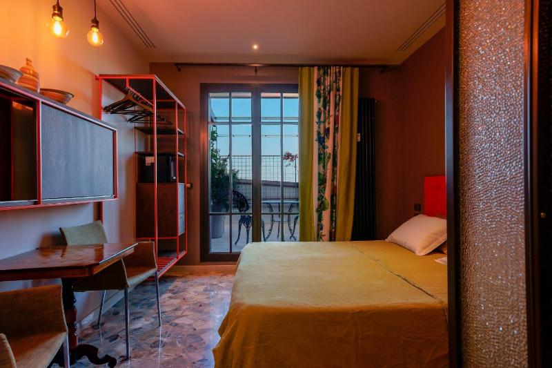 Double or Twin Room with Terrace