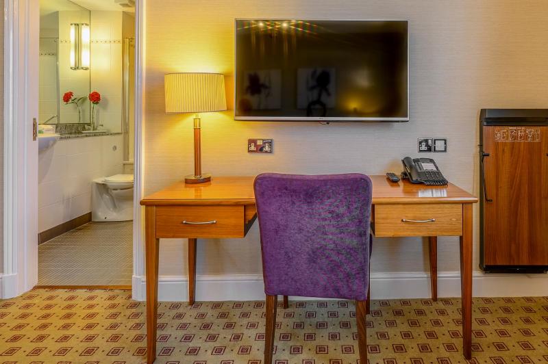 Deluxe Double Room with Double Bed - Non-Smoking image 3