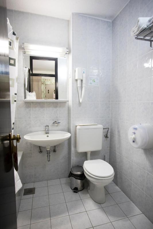 Single Room image 2
