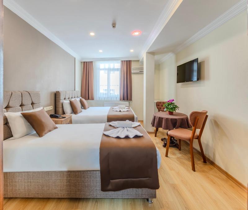 Twin Room image 2
