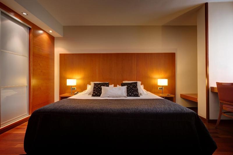 Superior Double Room image 3