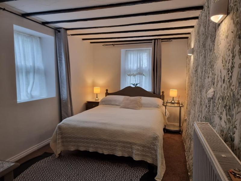 Standard Double Room image 4