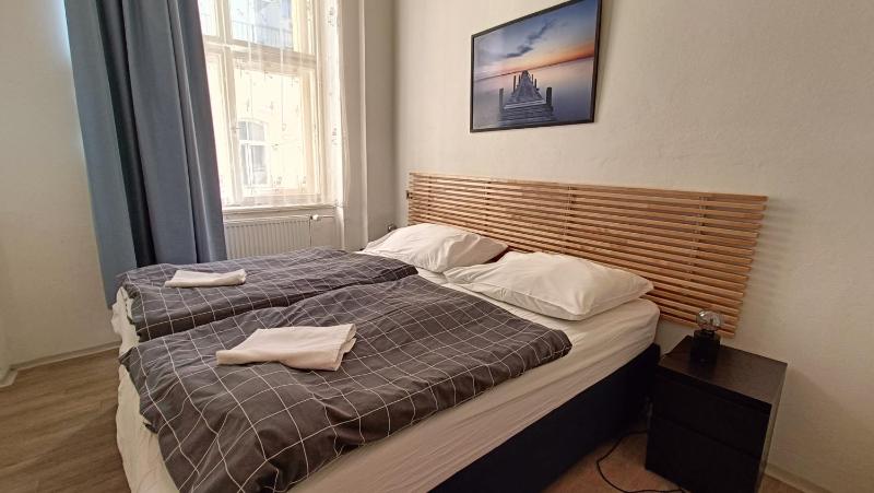Double Room with Shared Bathroom image 3