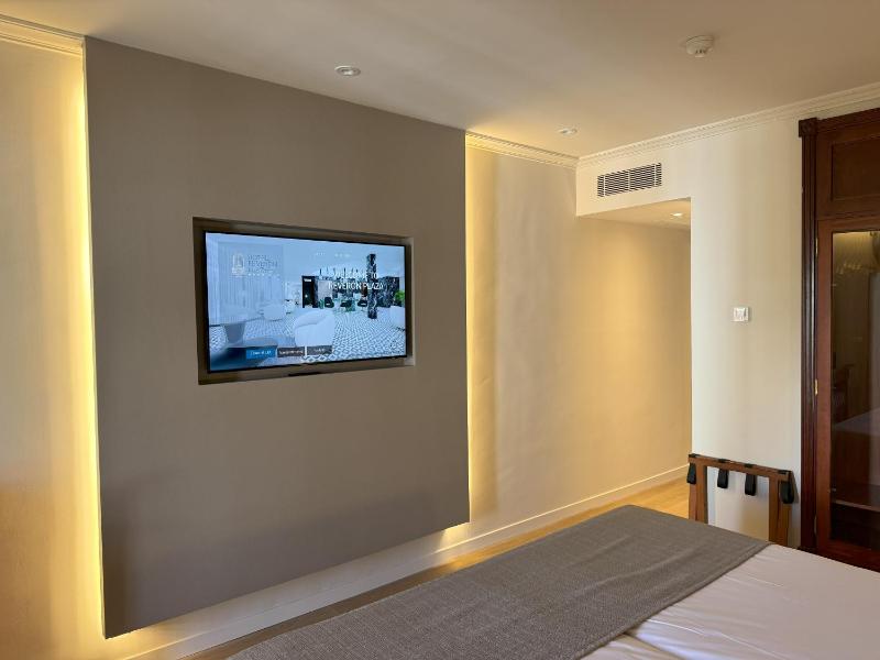 Double Room image 2