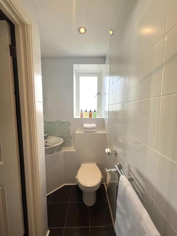 Double Room with Private Bathroom image 3