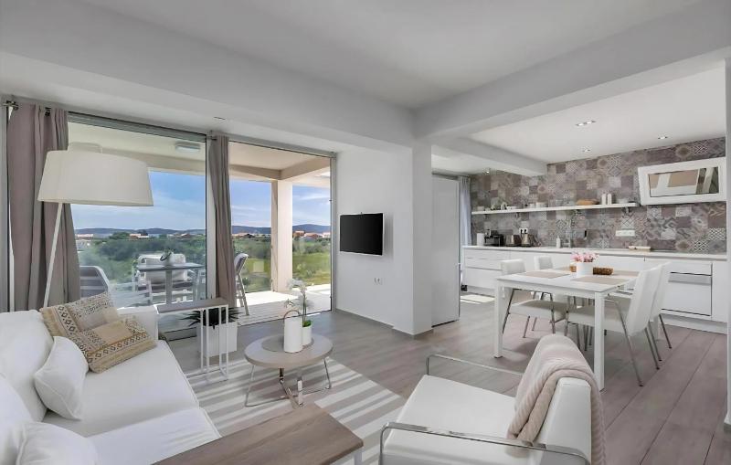 Superior Apartment image 1