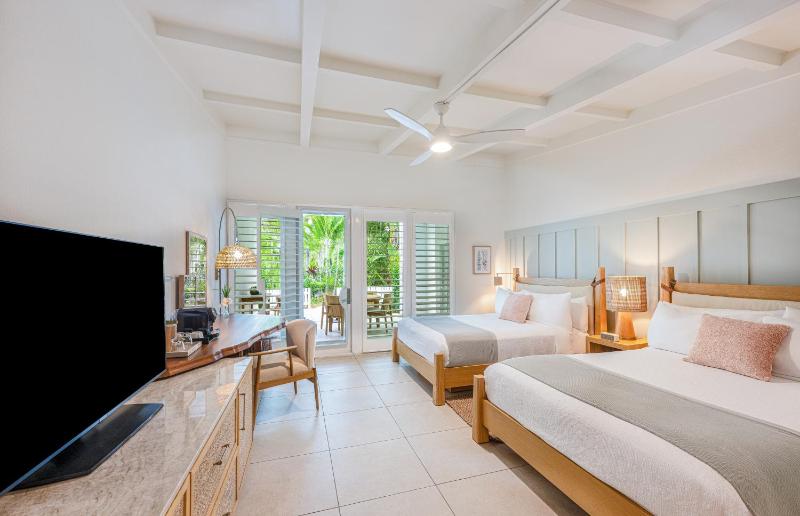 	Brand New Tropical View Bungalow 2 Queens image 1