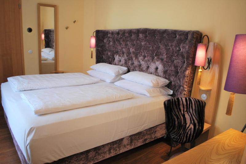 Deluxe Double Room image 1