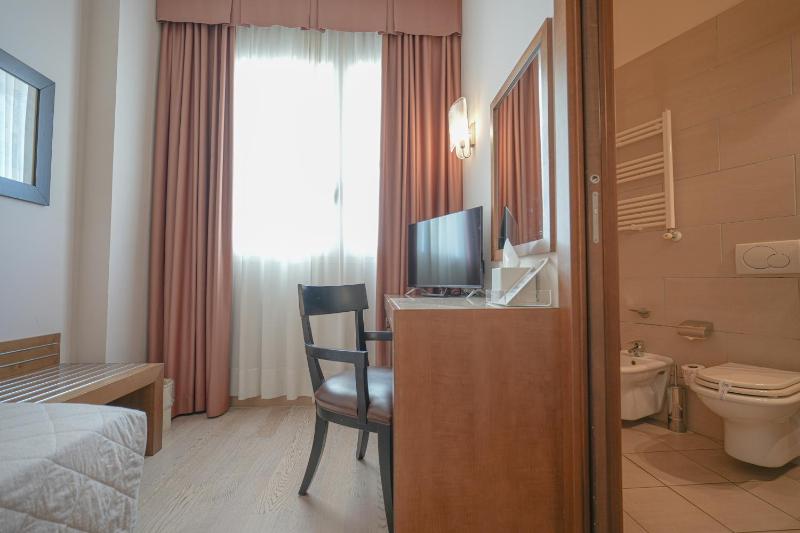 Economy Single Room image 4