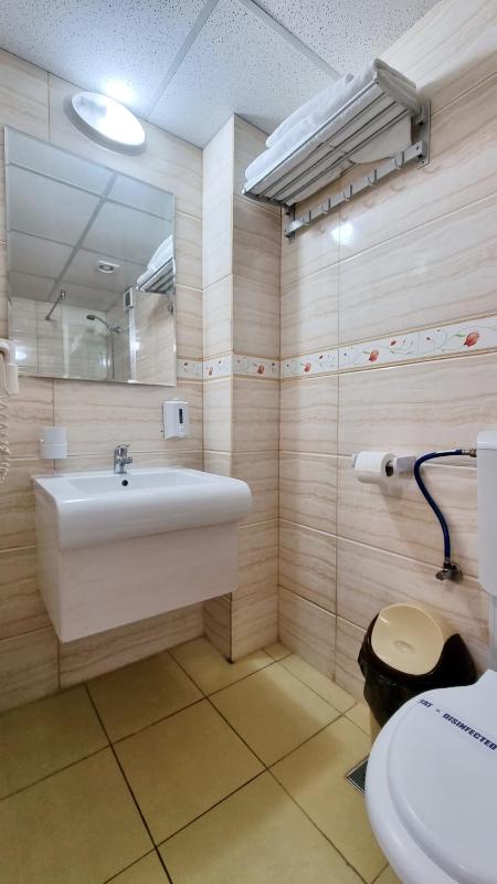 Double or Twin Room image 4