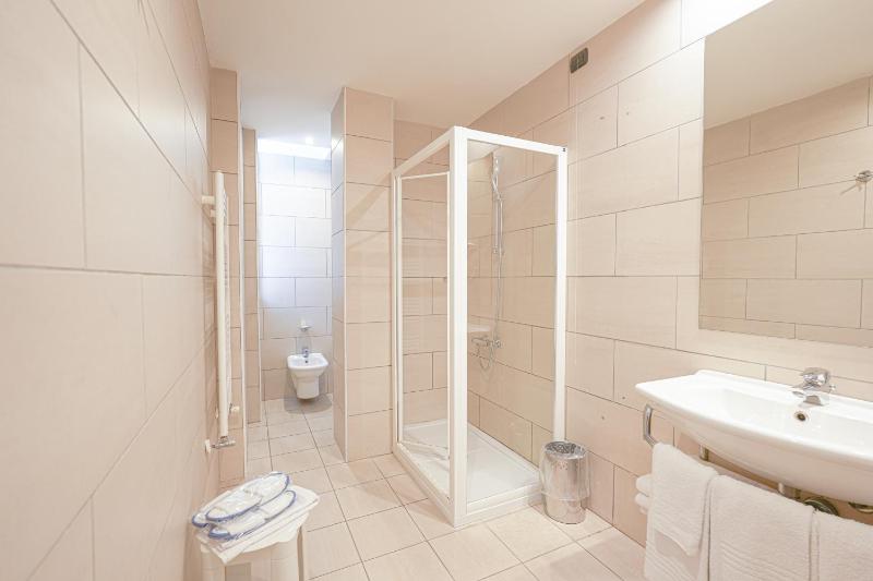 Triple Room image 3