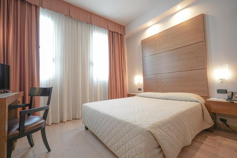 Single Room image 1