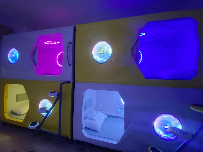 Mermaid Space Capsule Hostel Palermo - image 44