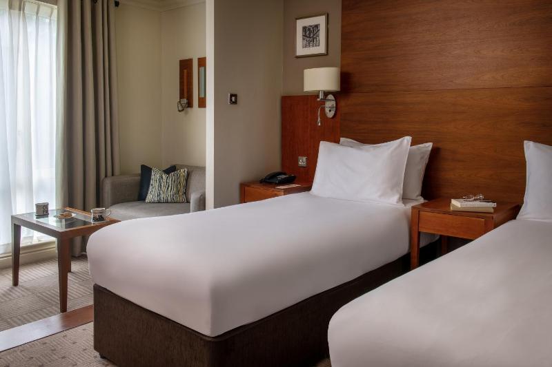 Twin Room image 1