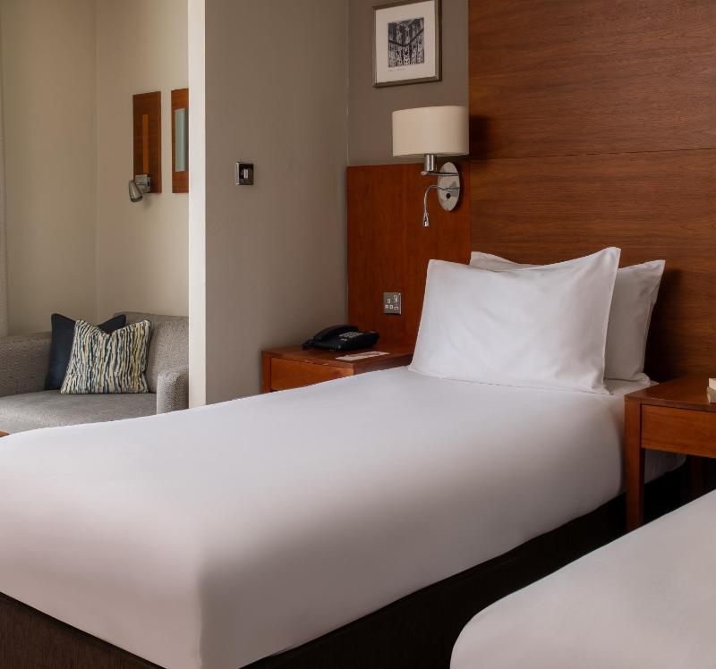Standard Double or Twin Room image 4