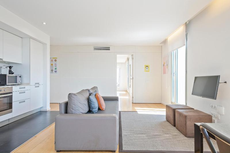 Business Apartment with Sea View image 3