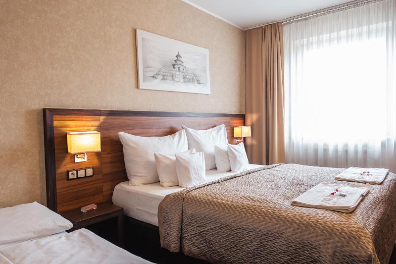 Comfort Triple Room image 1