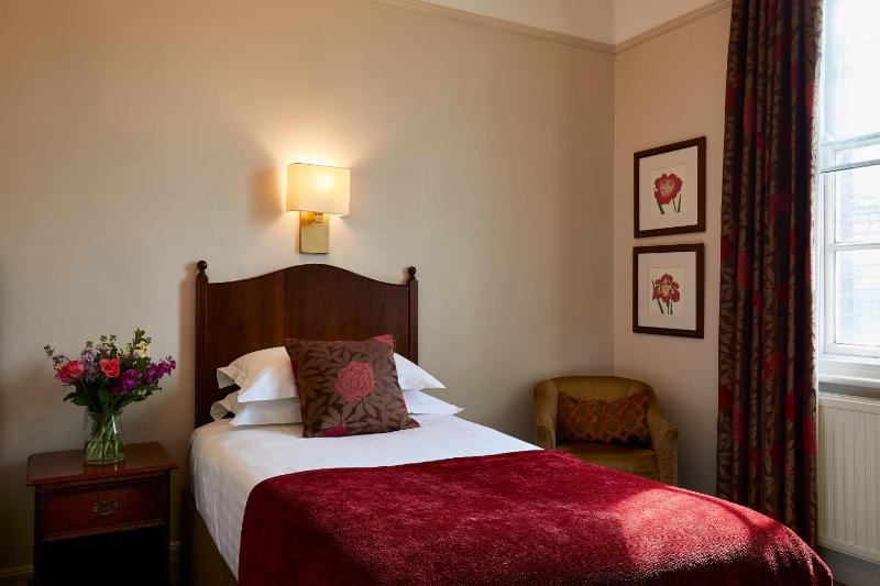 Standard Single Room image 3