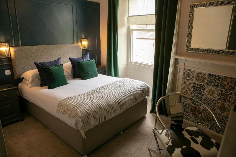 Luxury Double Room with Shower image 1