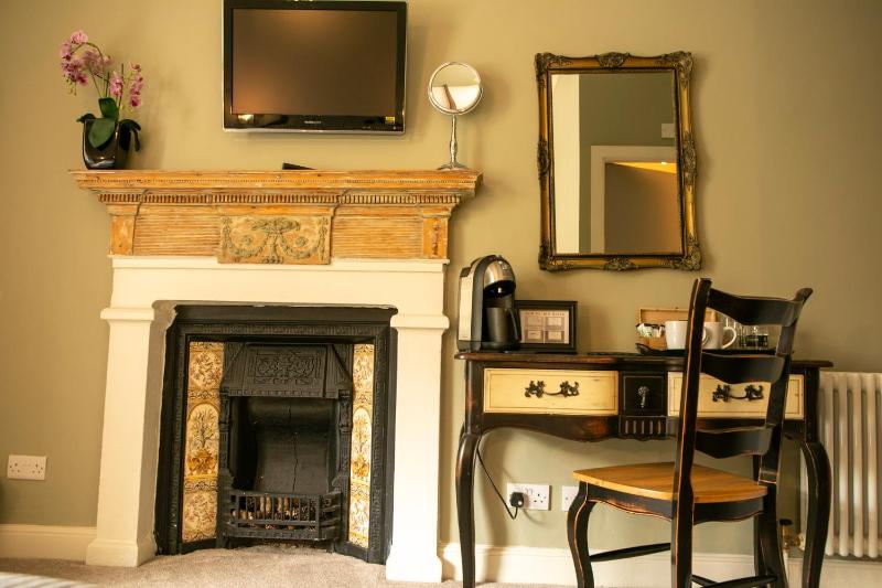 Luxury Double Room with Bath image 4