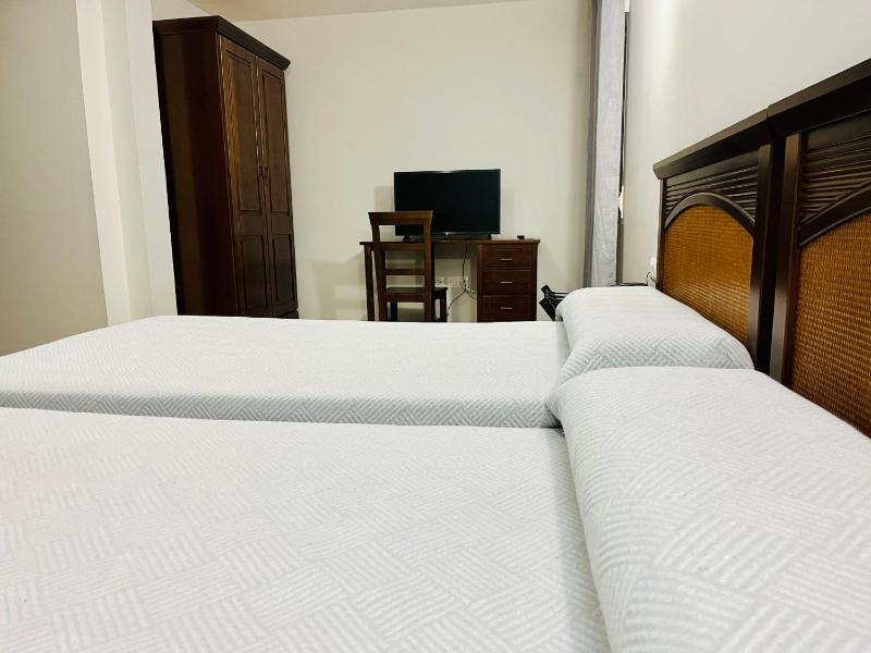 Twin Room image 1