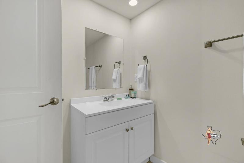 Bahia Mar-Solare Tower Beachfront Resort with Two Pools - image 7
