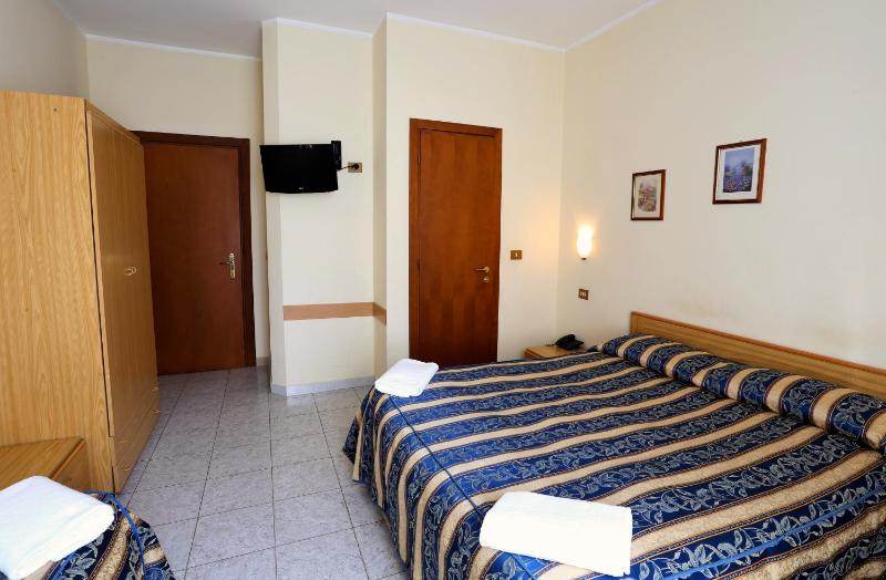 Triple Room image 4