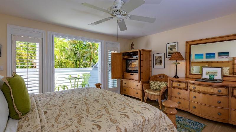 Villa Bahama by Last Key Realty - image 10