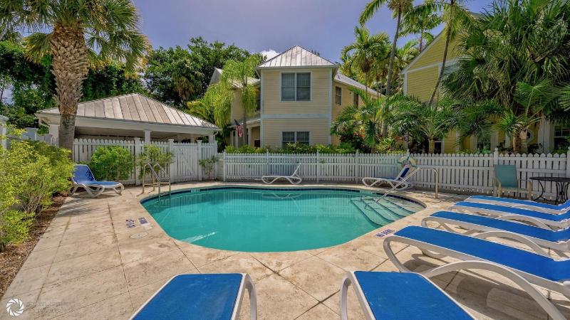 Villa Bahama by Last Key Realty - image 32