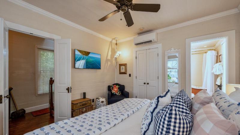 Angelas Eclectic Gallery by Last Key Realty - image 4