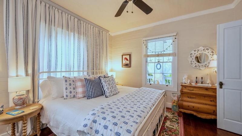 Angelas Eclectic Gallery by Last Key Realty - image 6