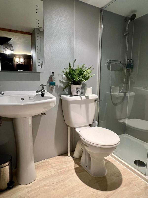 Twin Room image 2