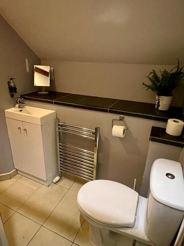 Two-Bedroom Cottage image 3