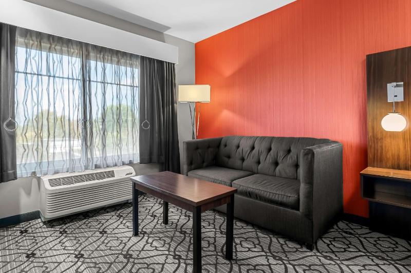 King Room - Disability Access image 3