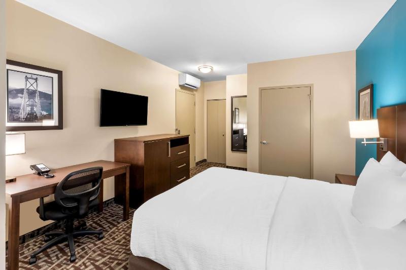 Best Western Plus Hotel Montreal - image 4