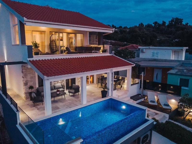 Seaside luxury villa with a swimming pool Razanj Rogoznica - 23572 - image 5