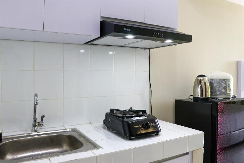 Simply Look Studio Room at Mont Blanc Bekasi Apartment By Travelio - image 21